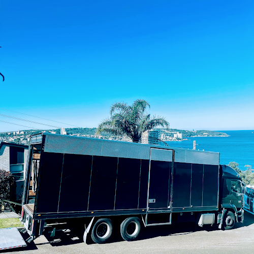 GOLD COAST MOVES / Interstate Backloading Furniture Removals